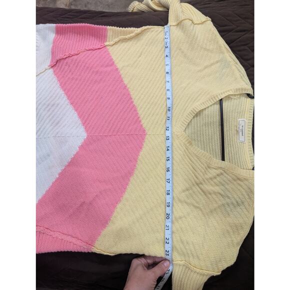 Bright & cheery yellow pink & white juniors sweater by No Comment size Med - Picture 7 of 11